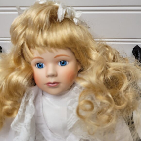 Vintage Brinn's Collectible Porcelain Doll 15" 1992 White Lace Dress & Knickers - Picture 2 of 12